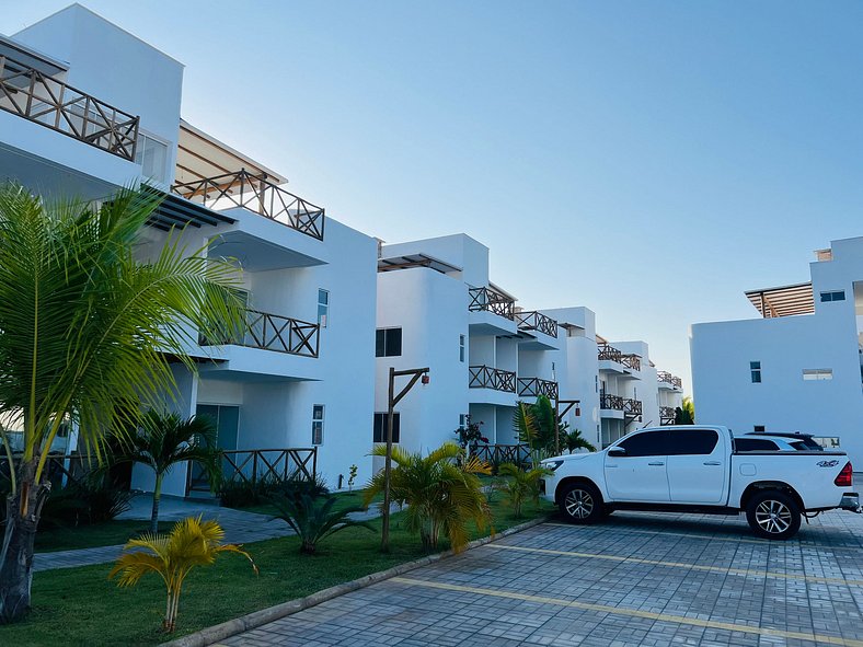 Acomodação nova, térreo, na Praia de Macapá em condomínio ac