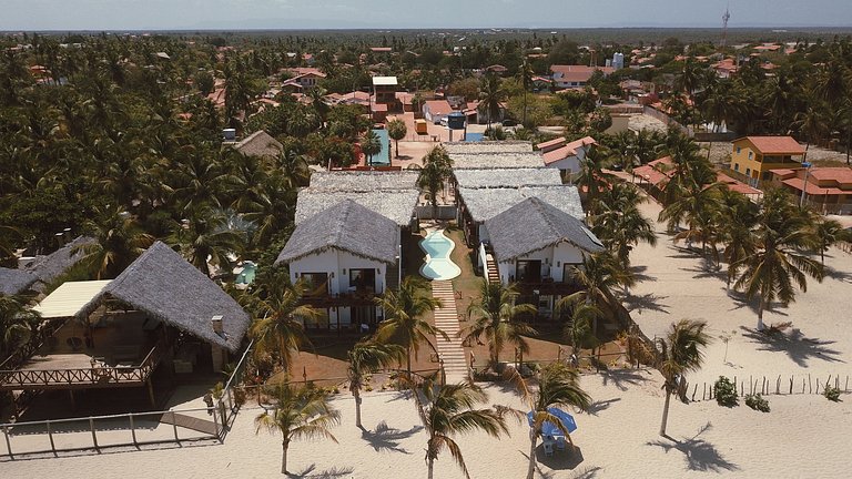 Ap. Vila Mar Pé na areia com vista para o mar e piscina