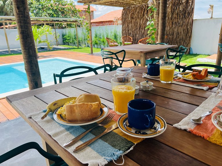 Suíte dupla superior em condomínio novo com piscina e café d